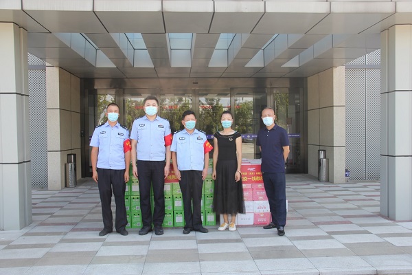 2愛心助農(nóng)，慰問抗疫一線人員.jpg